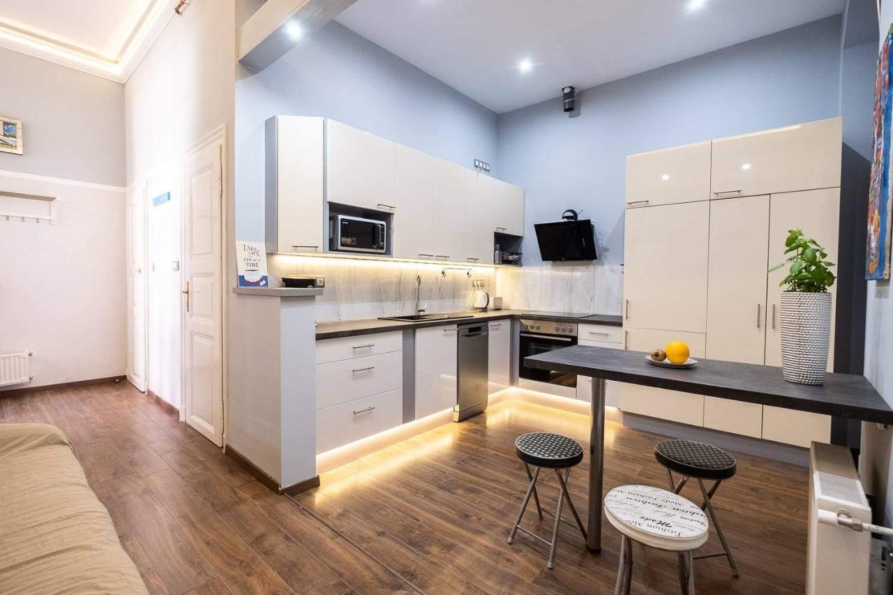 V6 By Small Apartamento *