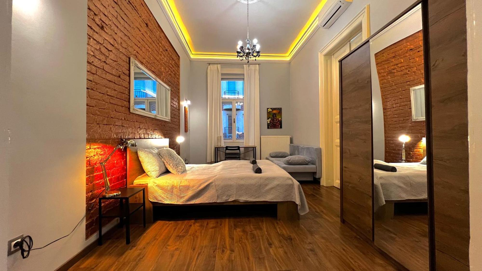 Apartment V6 By Small